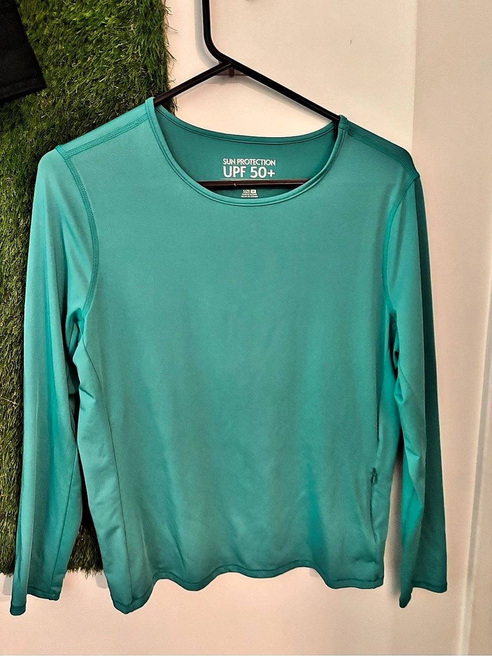 UPF 50+ long sleeve sun protection top Green Size